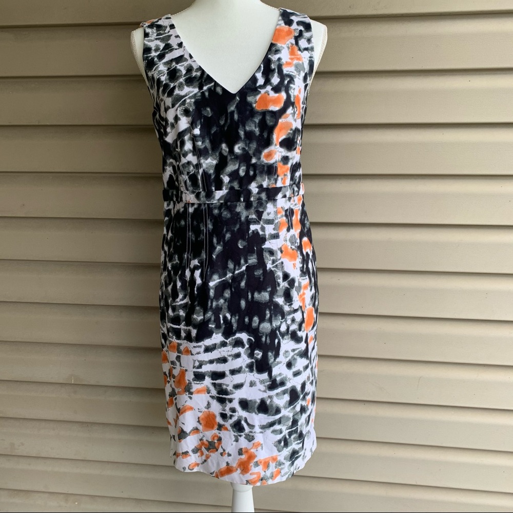 •Premise Dresses•
Sleeveless Seam Detail Sheath-4